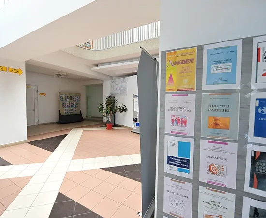 UCB: o universitate de încredere, conectată la viitor galerie