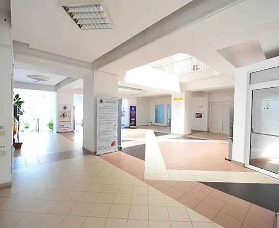 UCB: o universitate de încredere, conectată la viitor galerie
