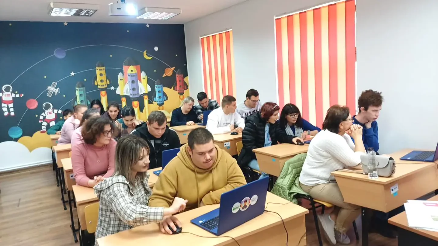 Academia Supereroilor, UCB Brăila